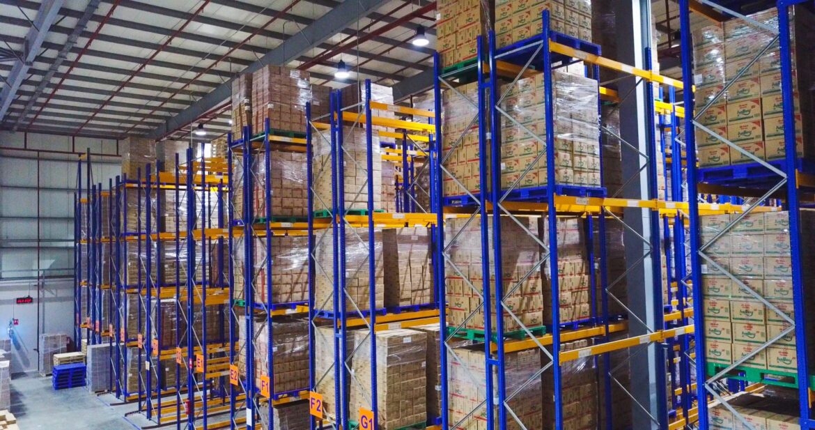 Industrial Pallet Racks: Revolutionizing Warehouse Storage Solutions