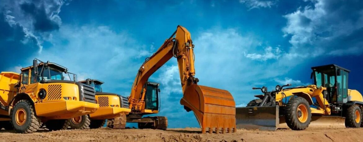 When You Should Consider Hiring Moving Experts and Equipment